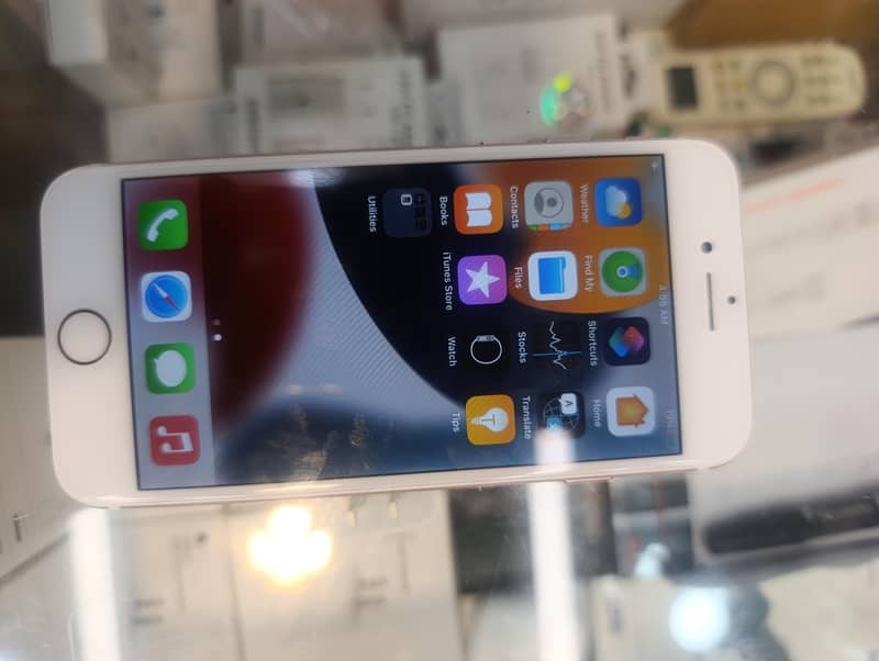 Apple iPhone 7 0