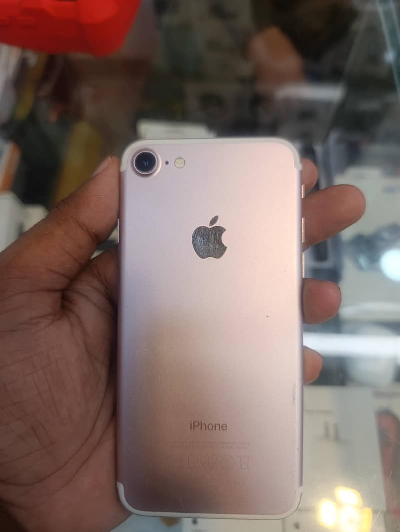 Apple iPhone 7 2
