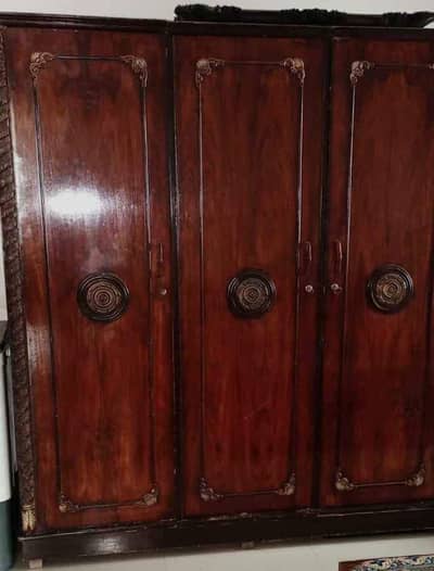 Three wardrobe and easy to install anywhere.