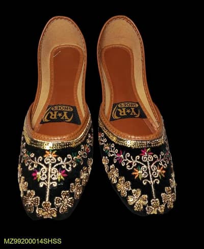 Women embroidered khussa