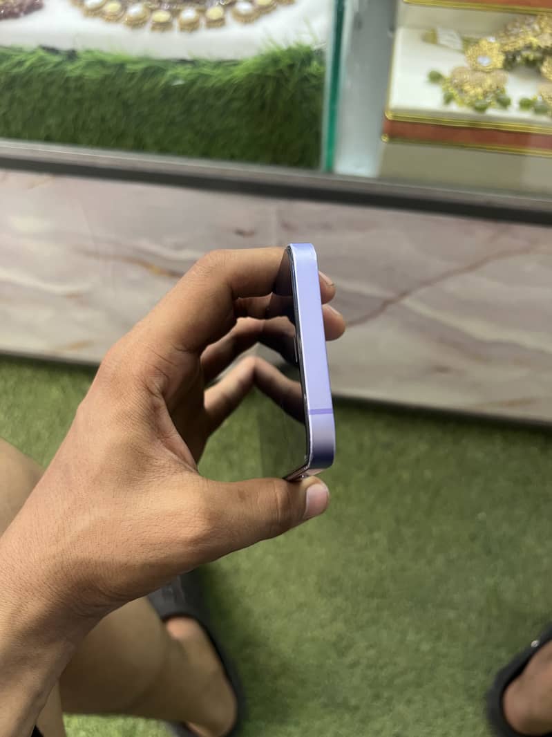 Apple iPhone 12 1