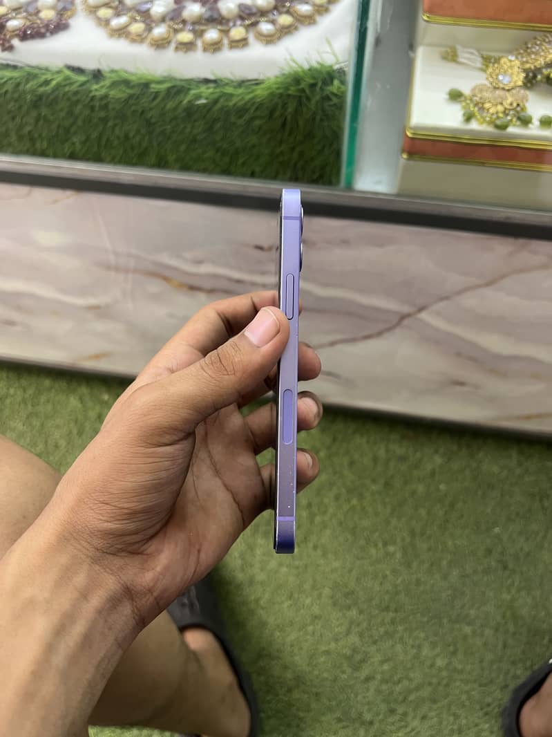 Apple iPhone 12 2