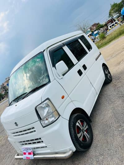 Booking 7 seater luxury car . 0332////845///0557