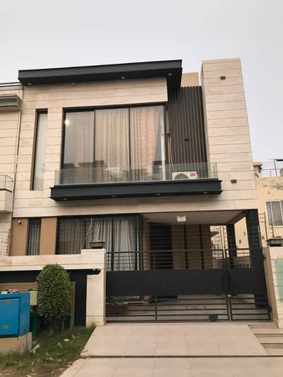 DHA PHASE 9 TOWN HOUSE FOR SELL 5 MARLA