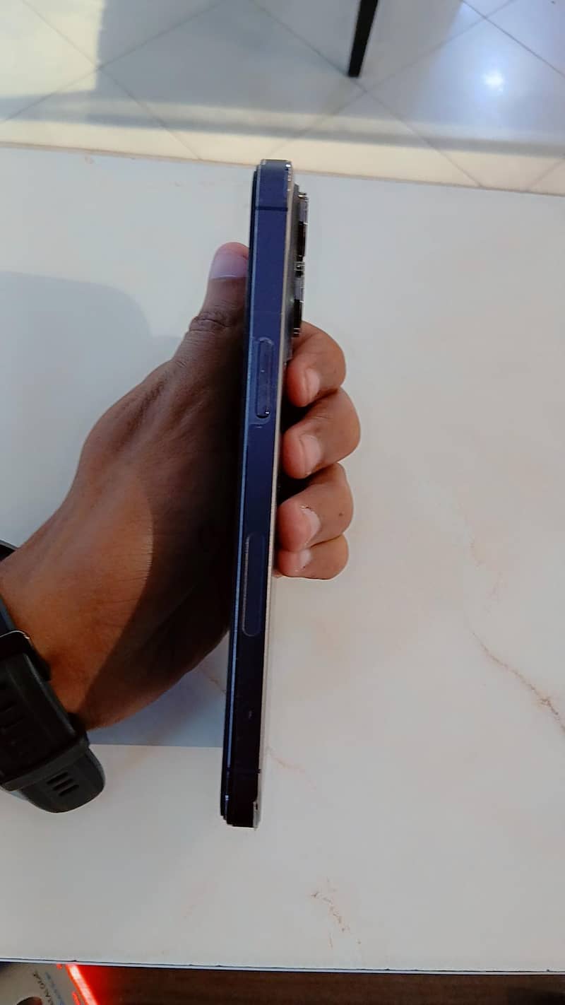 iphone 14 pro max 3