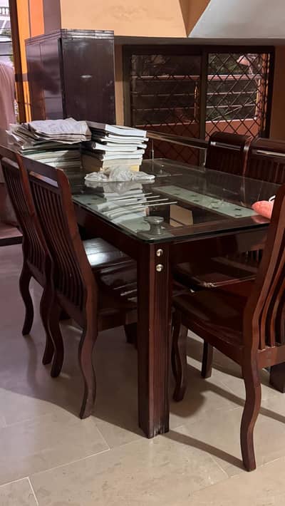 DINING TABLE + 5 CHAIRS