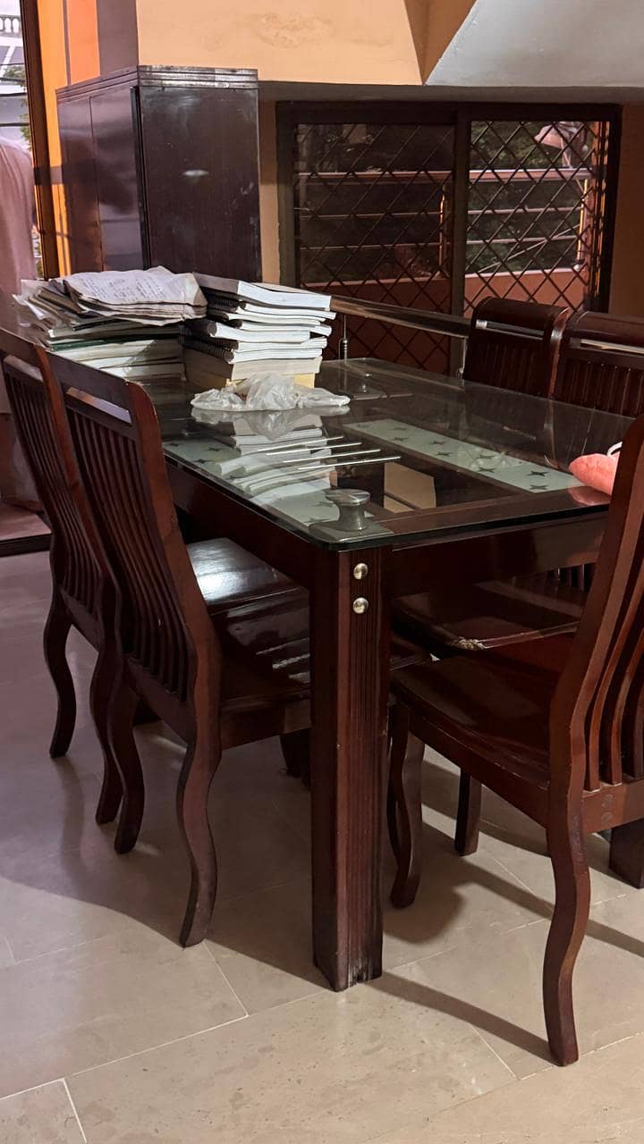DINING TABLE + 5 CHAIRS 0