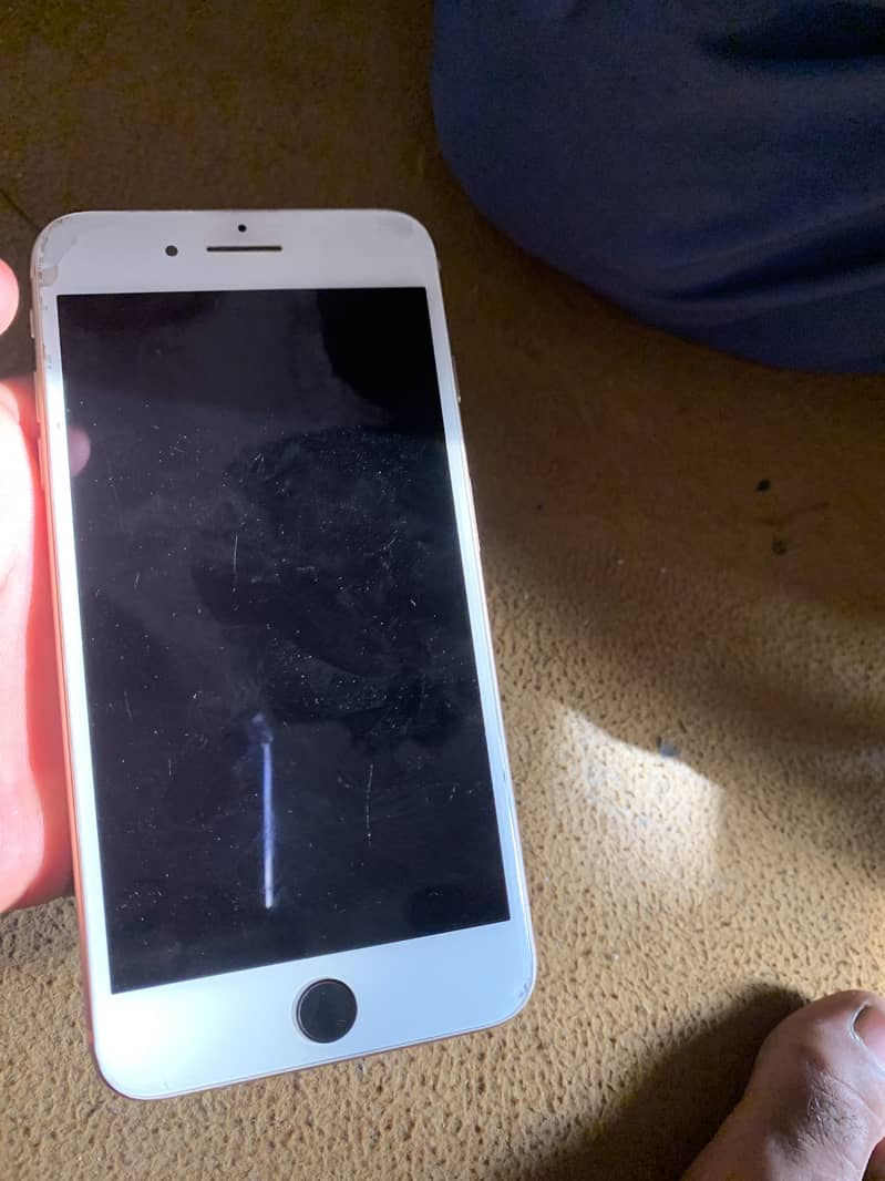 Apple iPhone 8 Plus 0