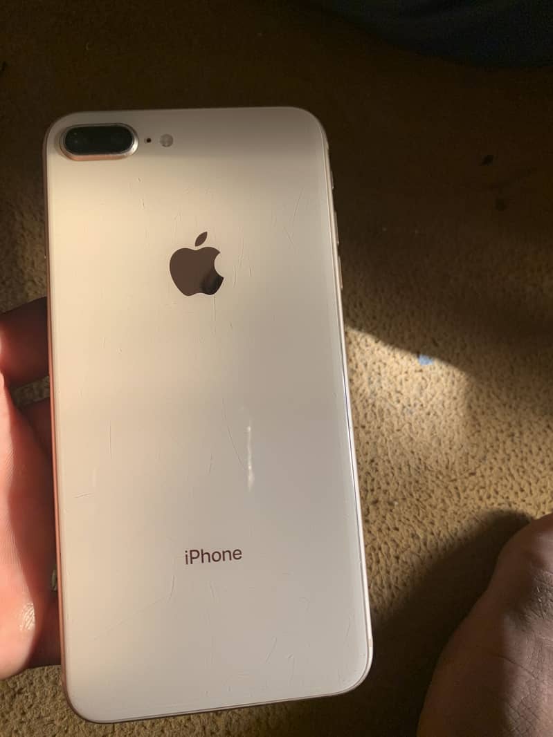 Apple iPhone 8 Plus 2