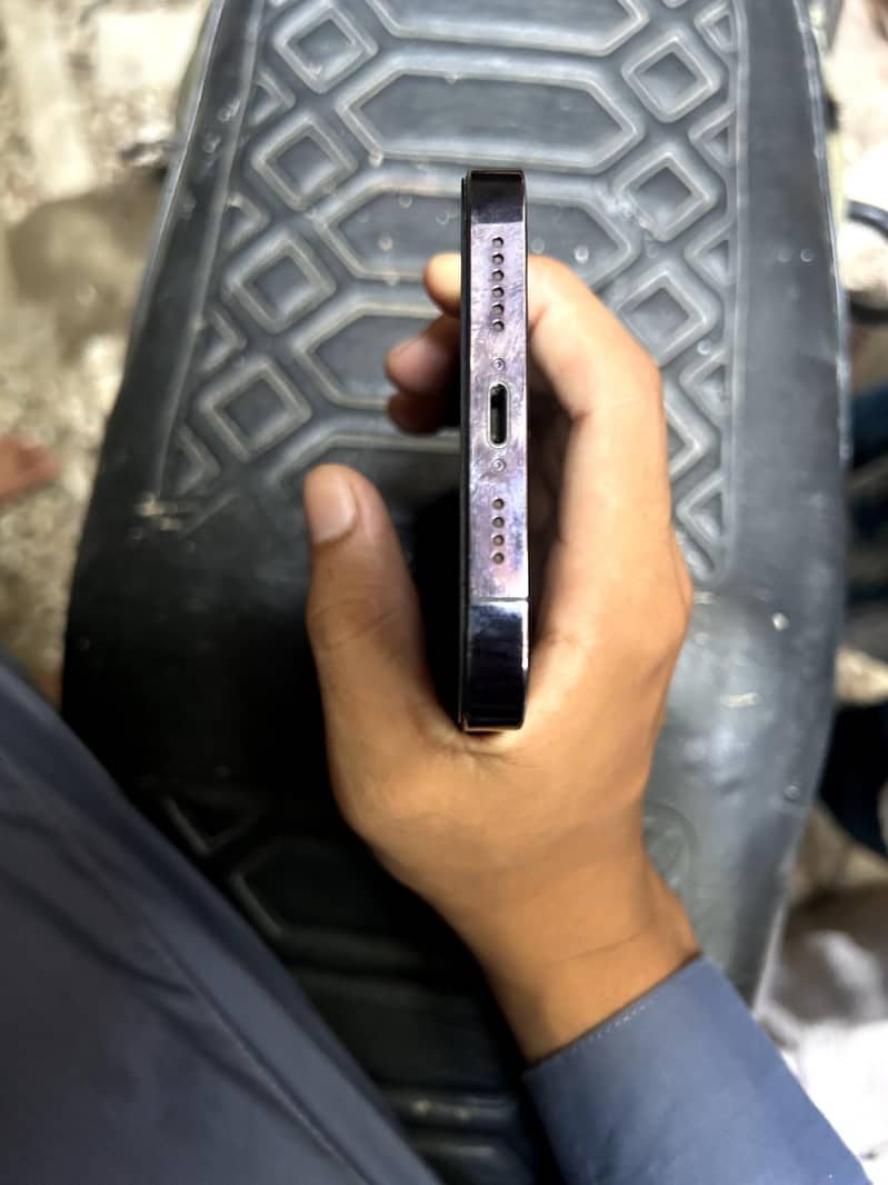 Apple iPhone 14 Pro Max 4