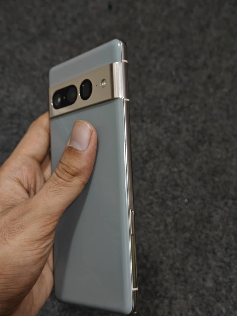 Google Pixel 7 Pro 6