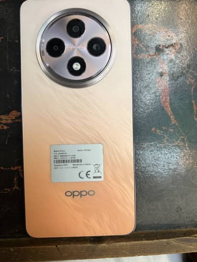 OPPO Reno12 F
