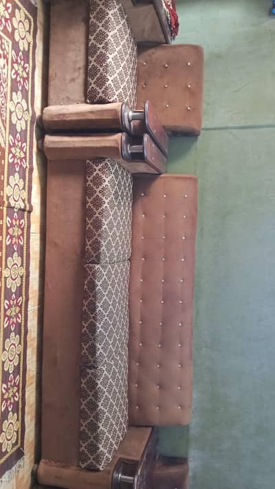 10 Seeter Sofa Set Urgent Sale