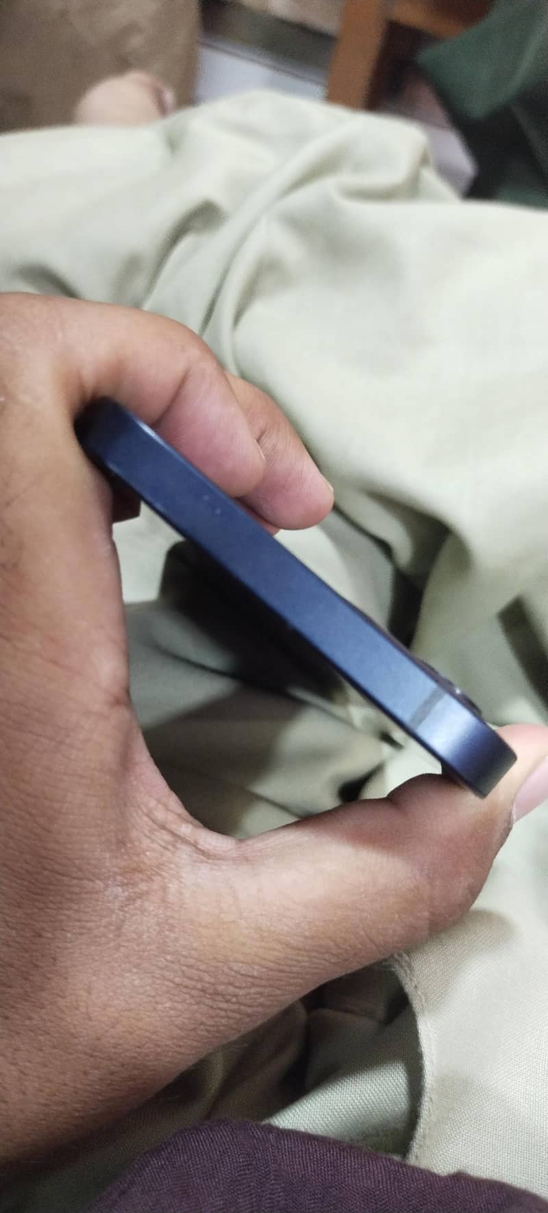Apple iPhone 12 4