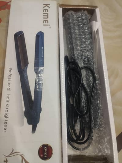 Kemei KM-332 Professional Hair Straightener – Like New with Box