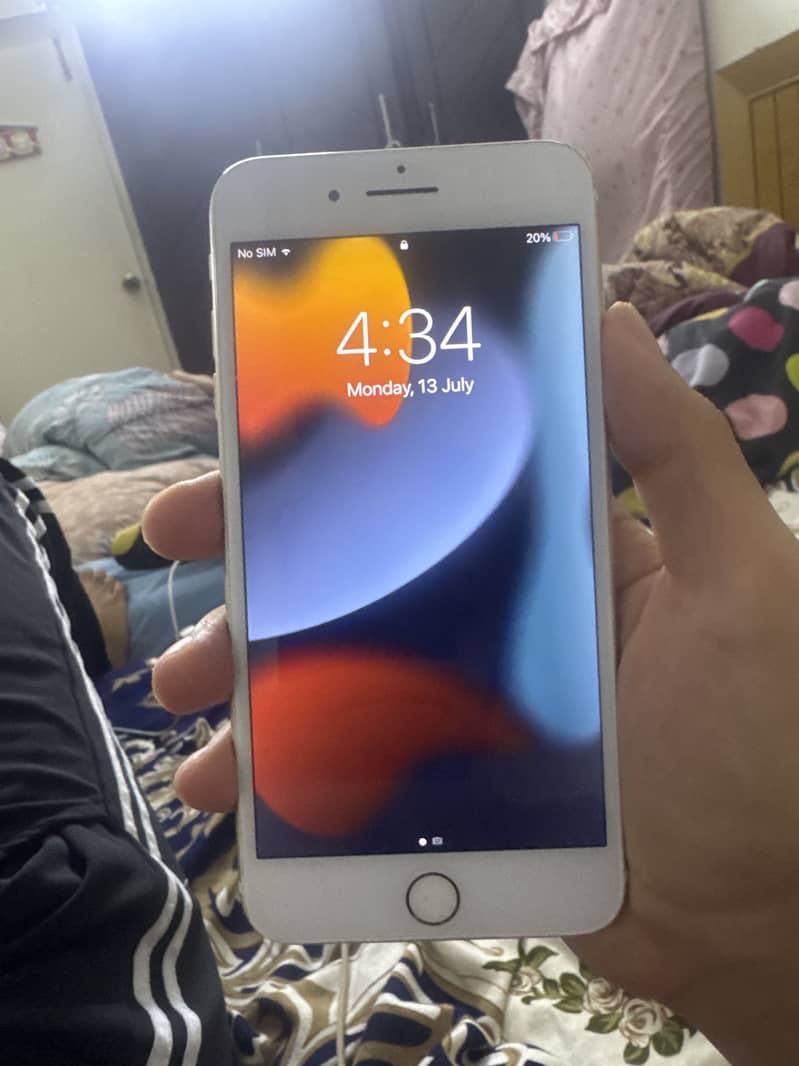 Apple iPhone 7 Plus 0