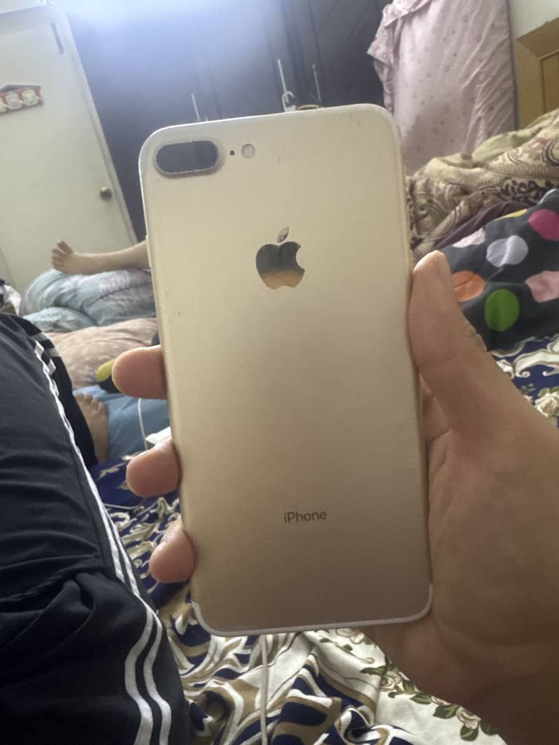 Apple iPhone 7 Plus 1