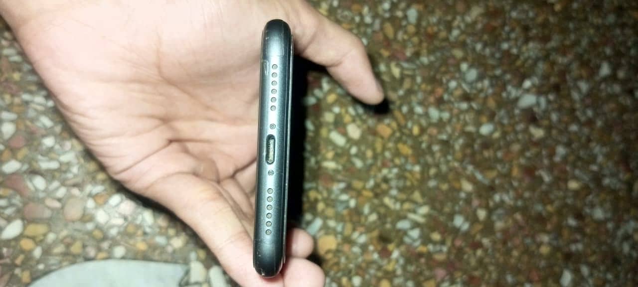 Apple iPhone 11 1