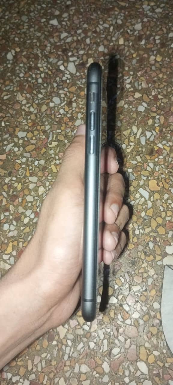 Apple iPhone 11 5
