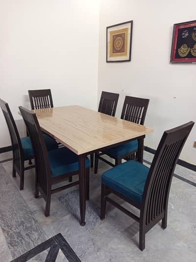 six seater minor used dining set