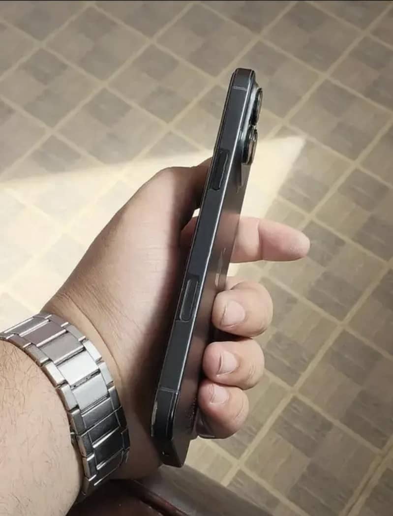 iphone 16 pro max 2