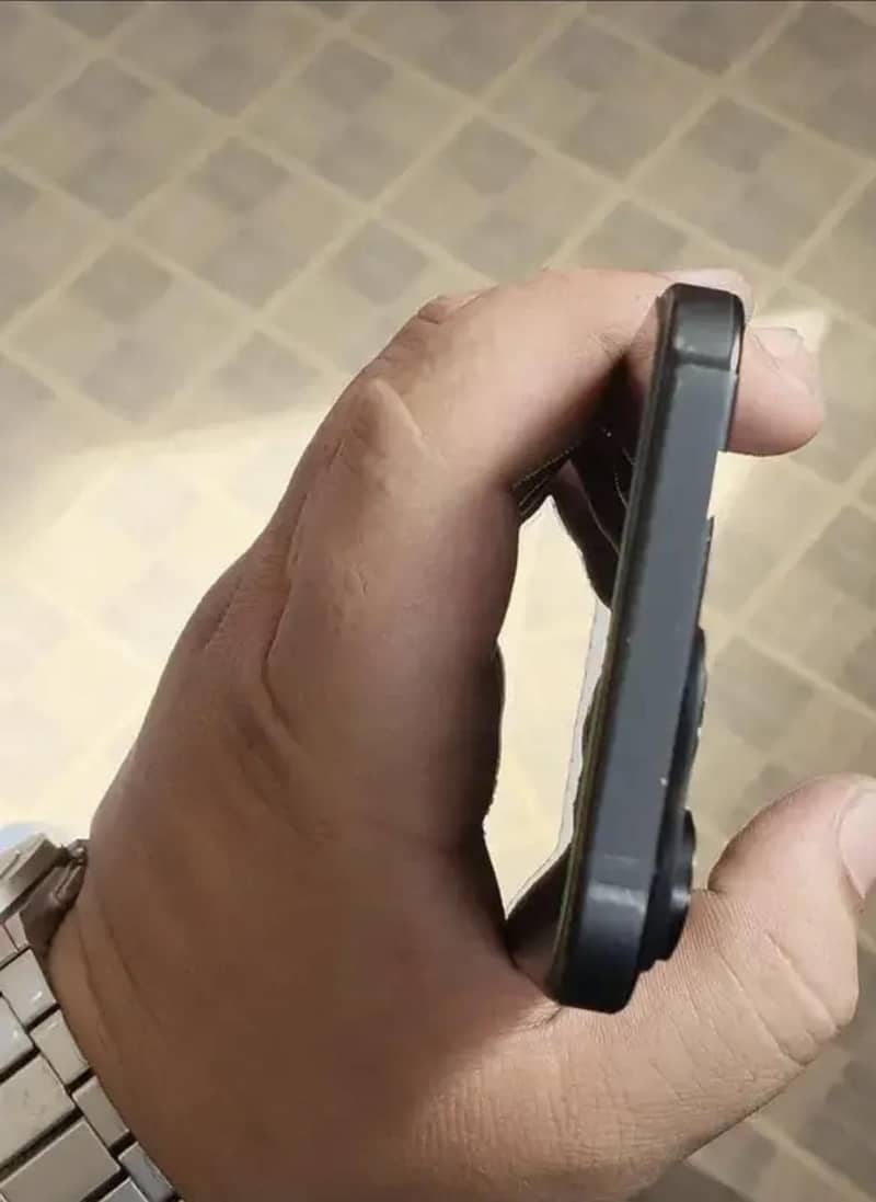 iphone 16 pro max 3