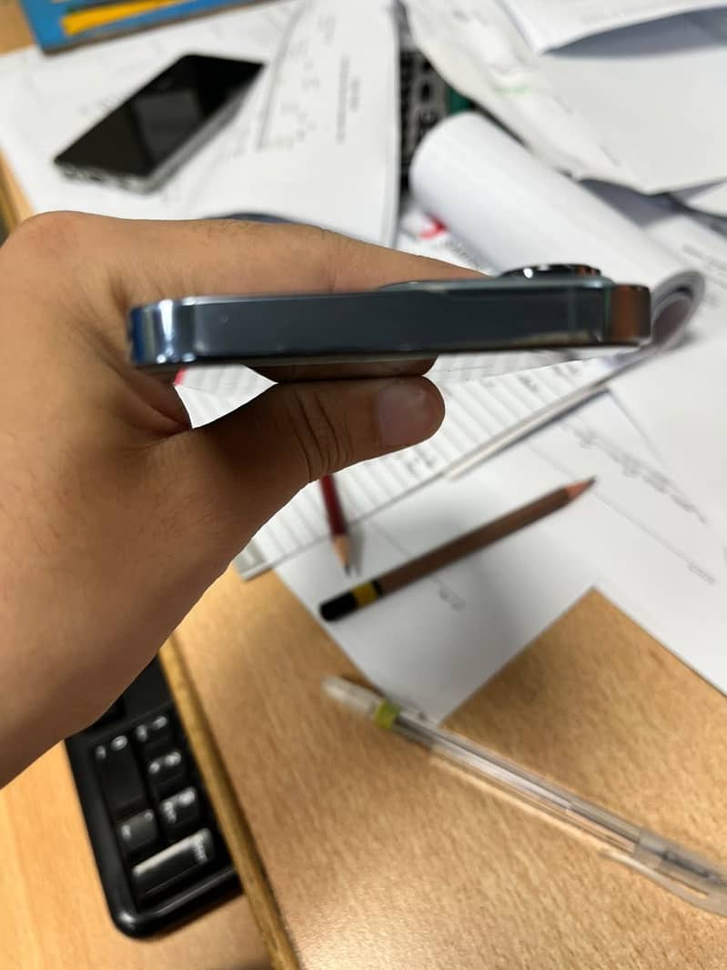 IPHONE 13pro 8