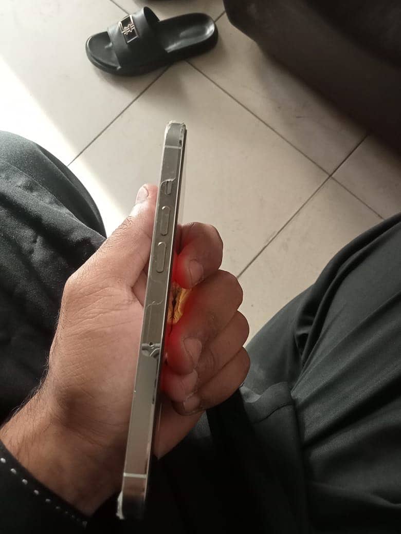 Apple iPhone 13 Pro 8