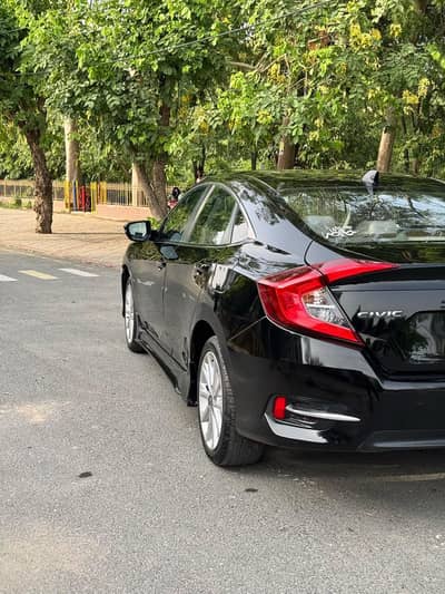 Honda Civic 1.8 Oriel i-VTEC CVT  2021