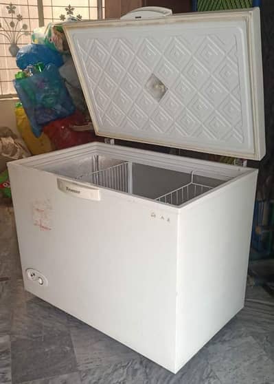 Dawlance Single Door Deep Freezer – Excellent Condition (9/10)