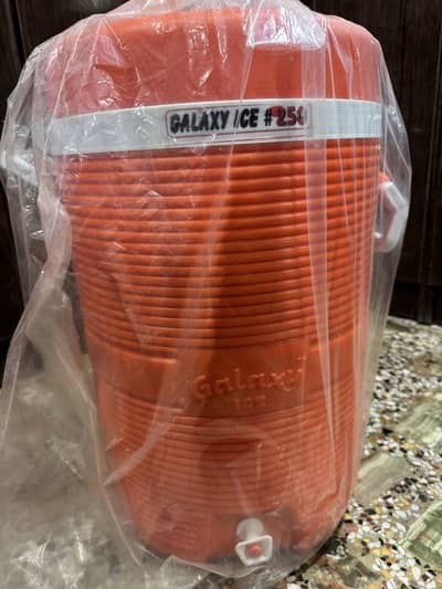 GALAXY ICE 45 LITER BRAND NEW COOLER