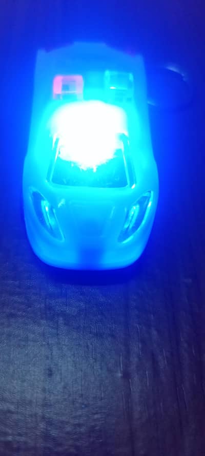 6 lightning Car keychains
