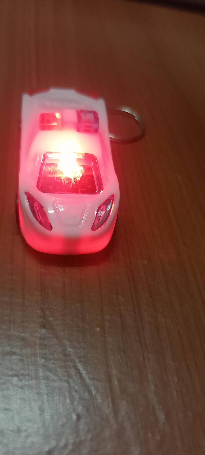 6 lightning Car keychains 2