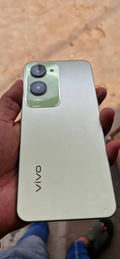 Vivo Y18