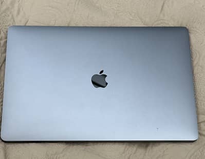 MacBook Pro 16" (2019) • i7 / 16GB / 512GB • 10/10 Scratchless Condit