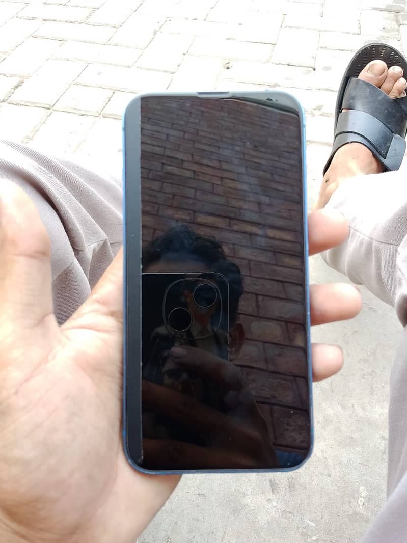 Apple iPhone 13 2
