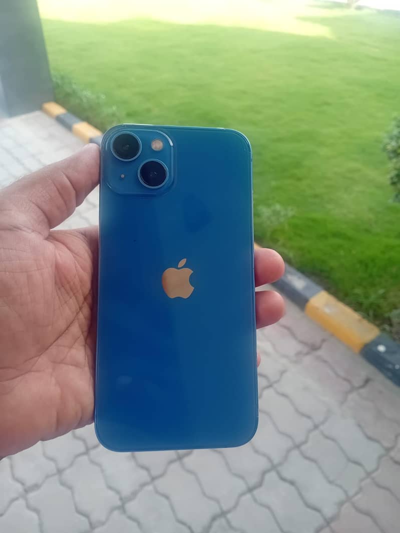 Apple iPhone 13 6