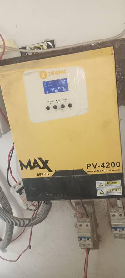 3کلوواٹ انورٹر PV 4200 بلکل اوکے ہے کنڈیشن 9+10 ہے چلنے میں بلکل 10+10