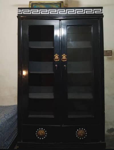 2 Door showcase