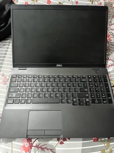 Dell latitude 5500 i3 8gen 8 256 ssd