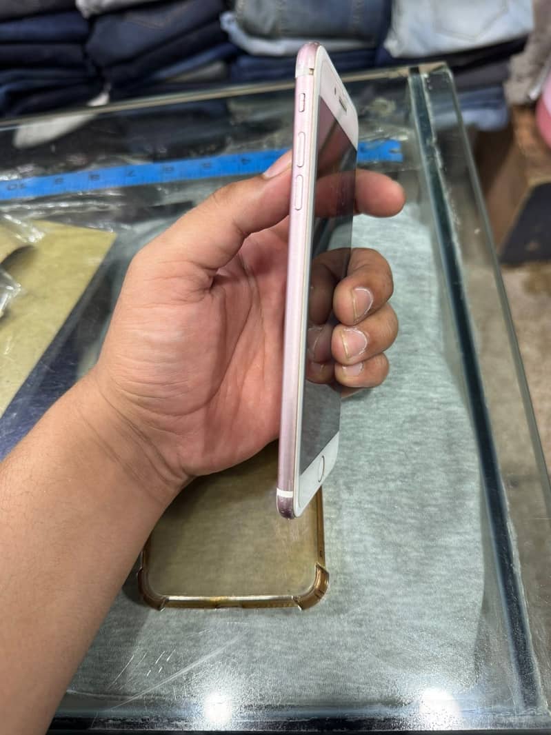 Apple iPhone 7 Plus 0