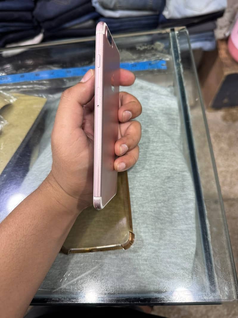 Apple iPhone 7 Plus 3