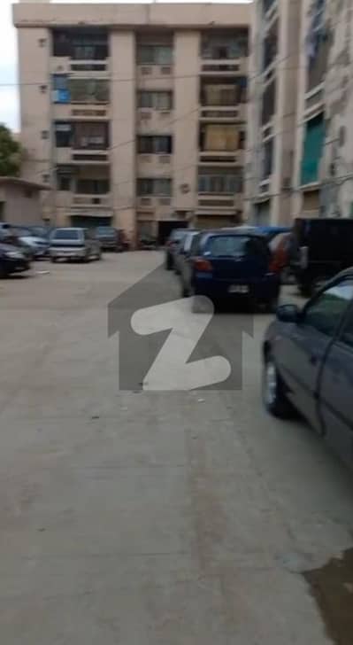 1400 Square Feet Flat In Gulistan-e-Jauhar - Block 10 For rent