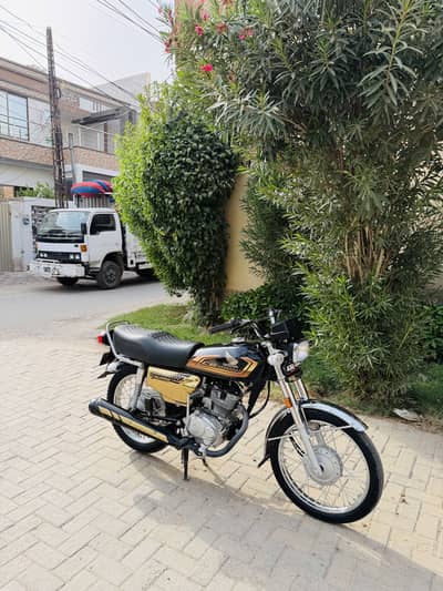 Honda 125 24/25 golden addition
