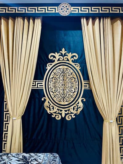 Elegant Medusa Design Window Drapes – Excellent Condition"