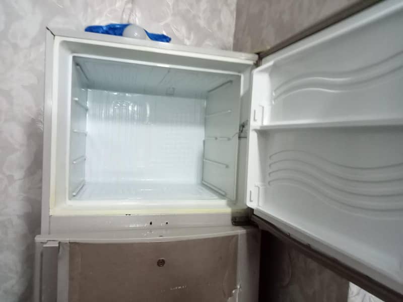 dawlance fridge 1