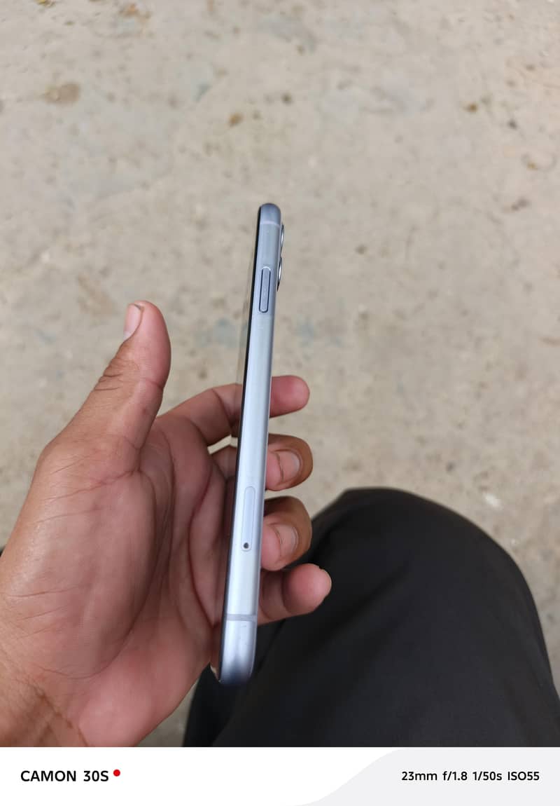 Apple iPhone 11 2