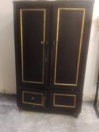 2 doors wooden wardrobe for sale in good condition