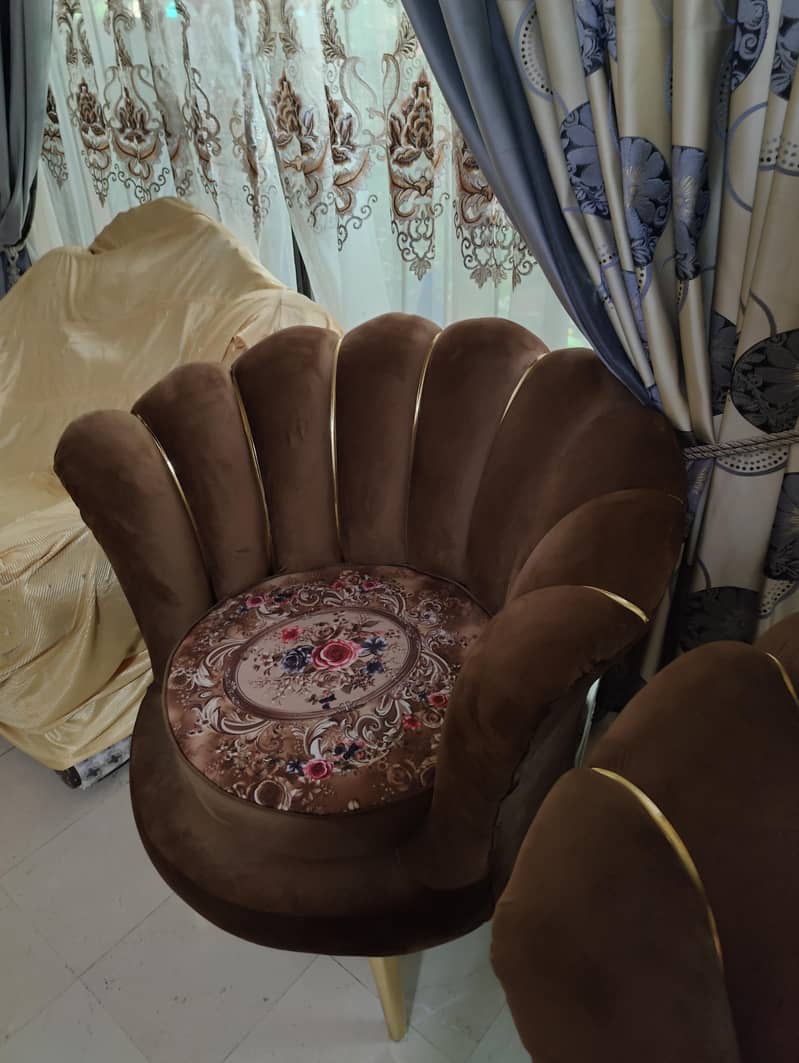 crown chairs two set 2