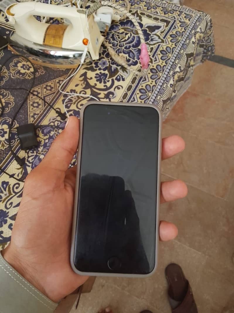 Apple iPhone SE 3